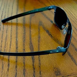 Oakleys metal frame